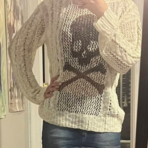 Cozy Cream Skull Print Loose Knit Sweater Top - Picture 5 of 8